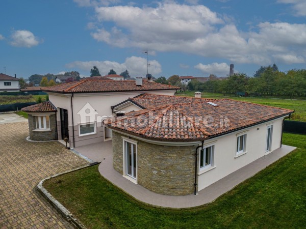 Villa nuova a Lenta - Villa ristrutturata Lenta